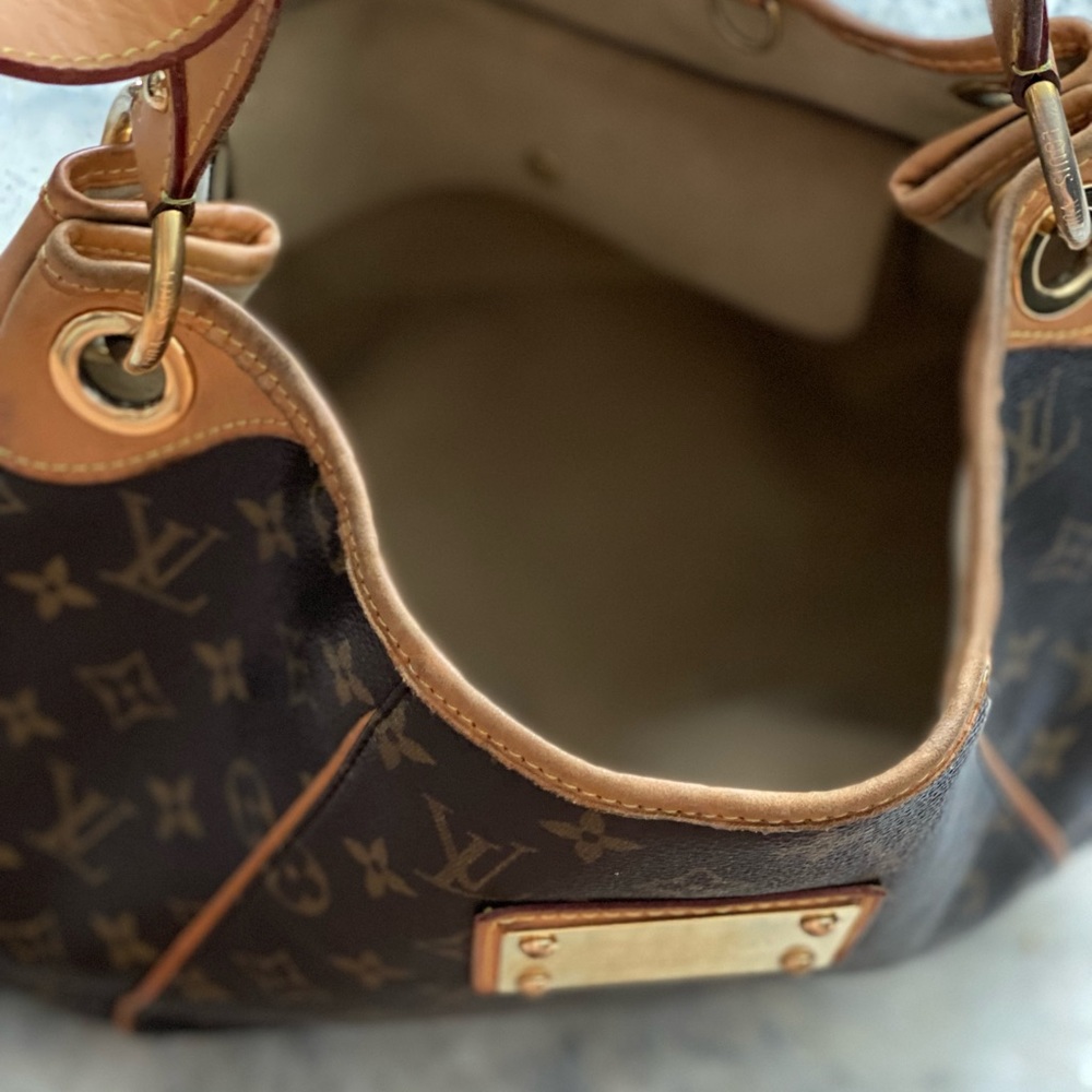Authentic Louis Vuitton Galliera PM Used authentic - Picture 8 of 15